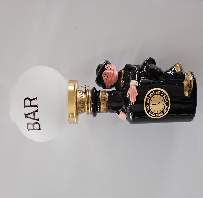 Vintage Drunk on Lamp Post Bar Oil Lamp Made in Japan