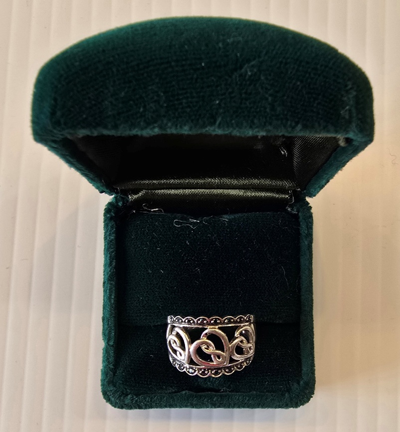 Silver Ring -925 Size 7.5