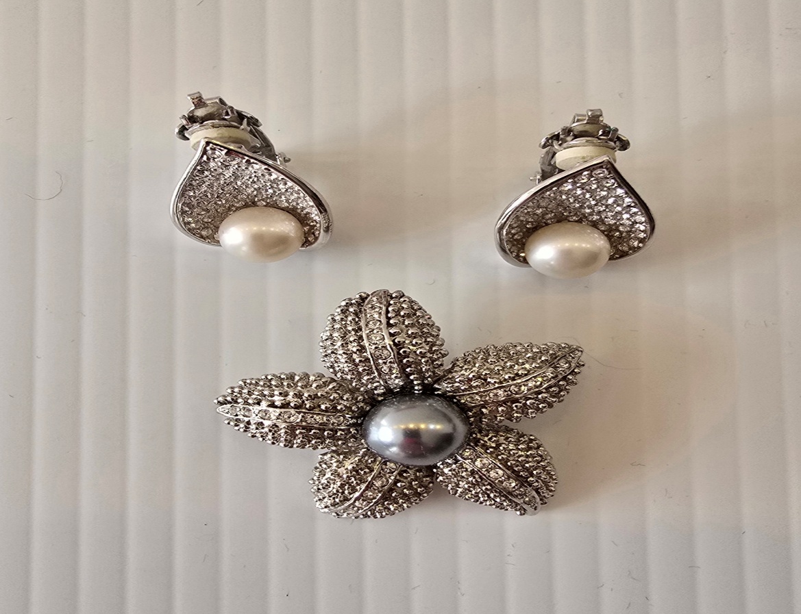 Fifth Avenue Collection Brooch and Earring Set